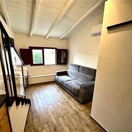 Ninetti Guest House - Apt Centro Storico คาตาเนีย ภายนอก รูปภาพ