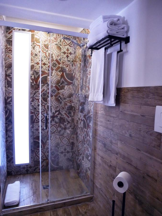 Ninetti Guest House - Apt Centro Storico คาตาเนีย ภายนอก รูปภาพ