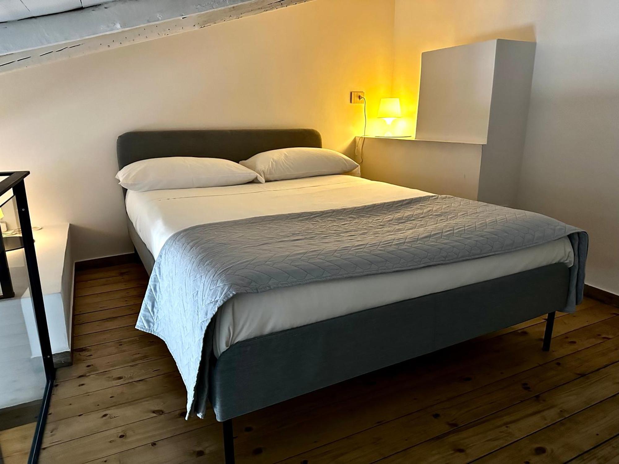 Ninetti Guest House - Apt Centro Storico คาตาเนีย ภายนอก รูปภาพ