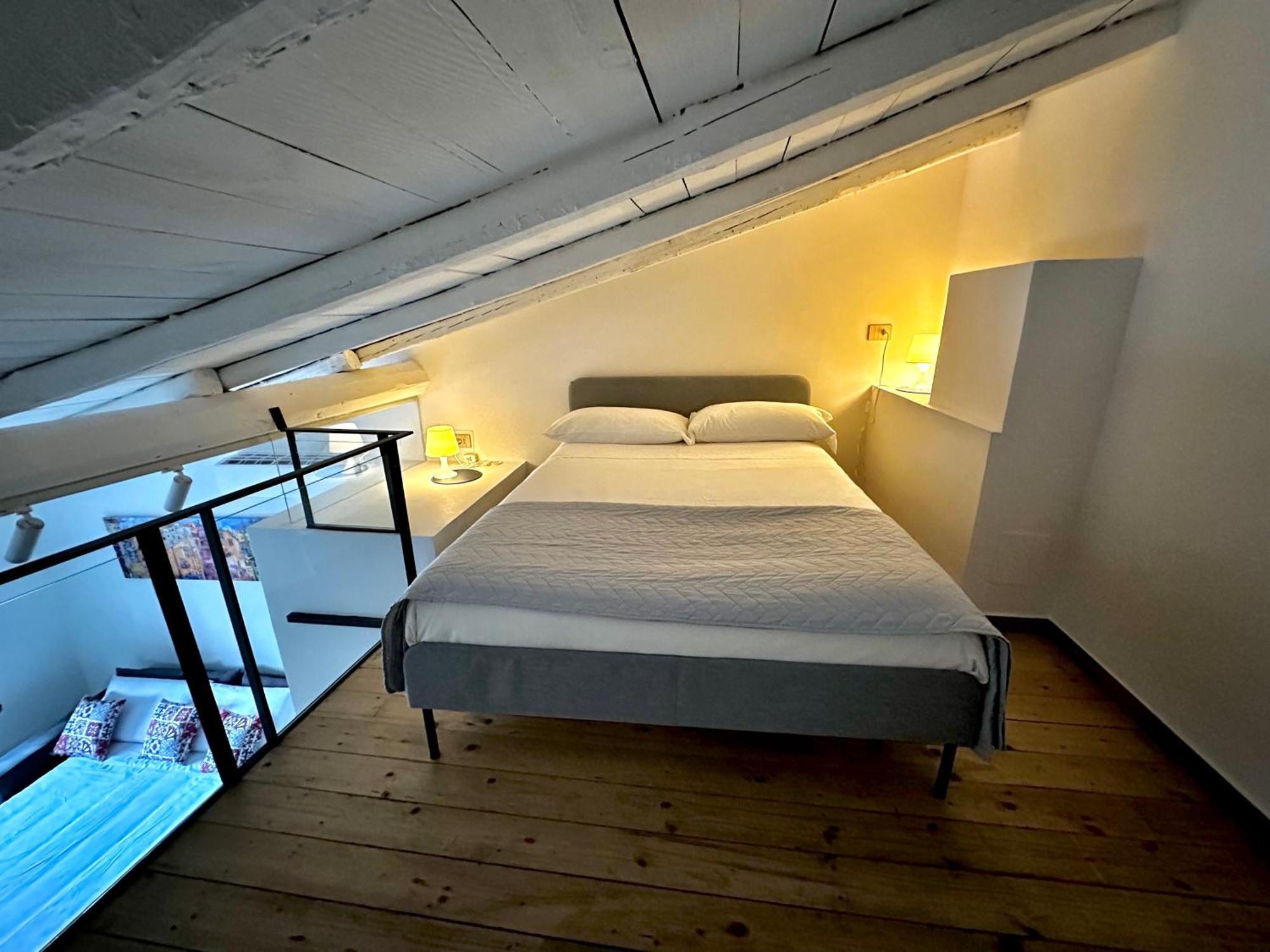 Ninetti Guest House - Apt Centro Storico คาตาเนีย ภายนอก รูปภาพ
